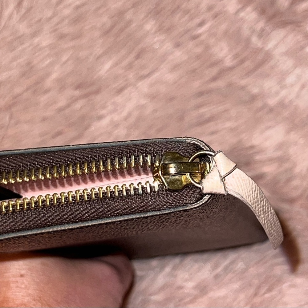LOUIS VUITTON Clemence Wallet - Picture 7 of 14